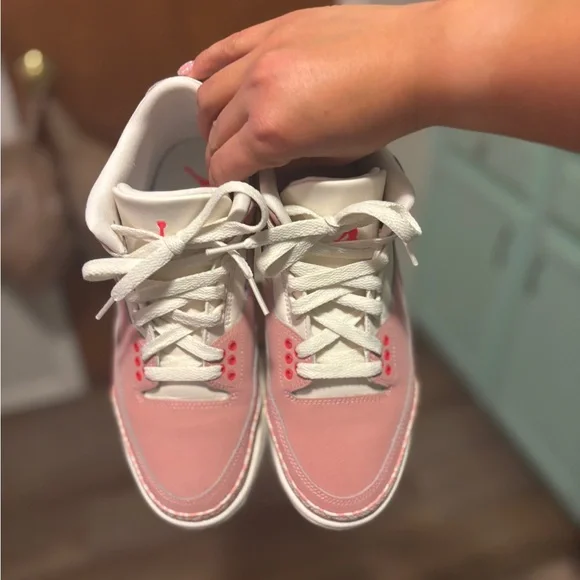 WOMENS AIR JORDAN RETRO 3 IN COLOR RUST PINK AND CRIMSON SAIL - Picture 3 of 9